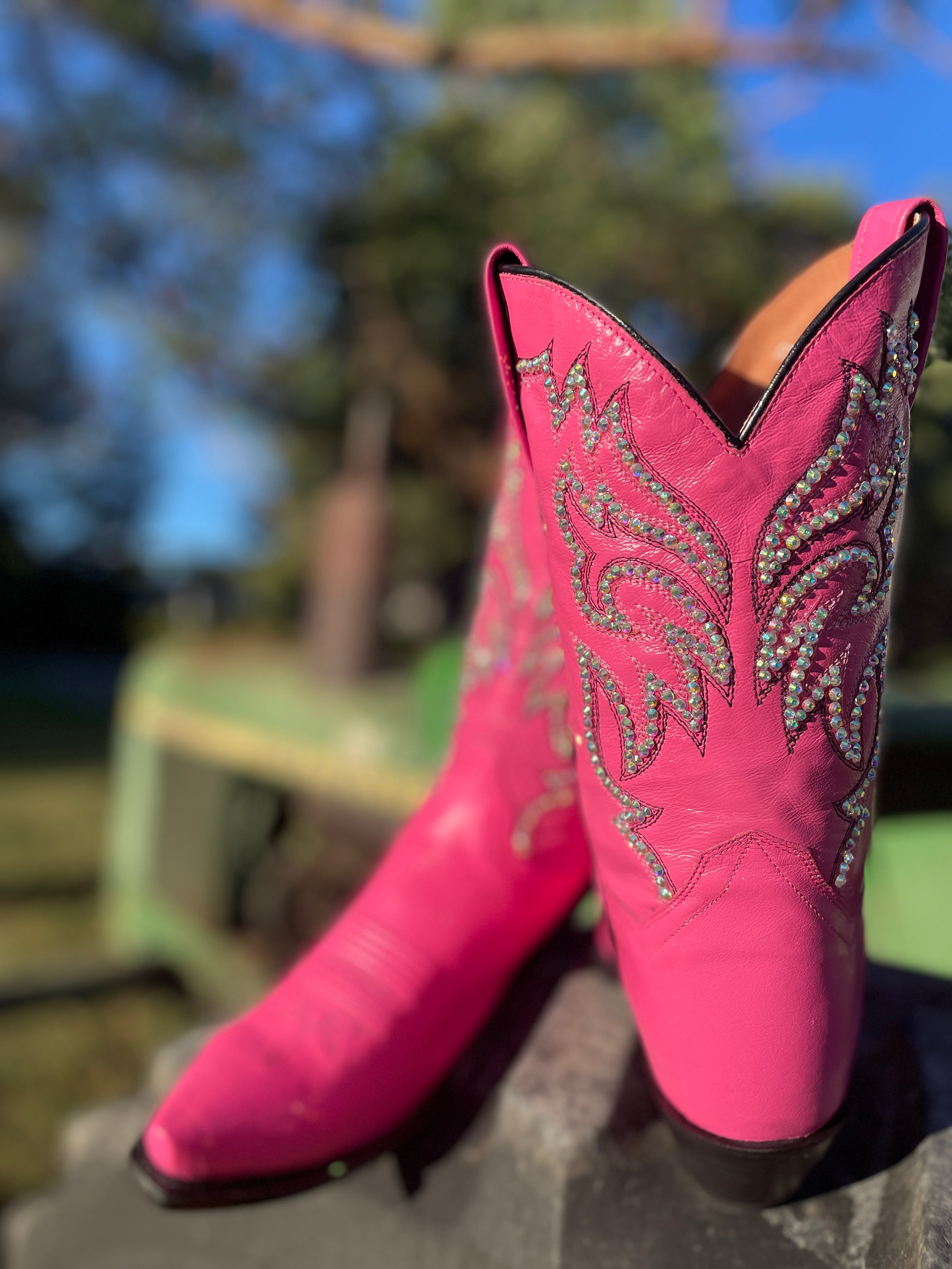 Ladies pink outlet cowboy boots